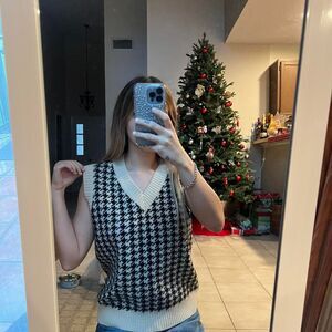 Women's Cream and Black Sweater Vest